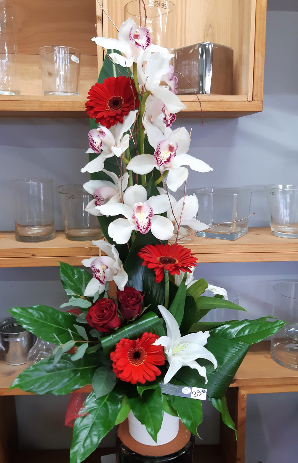 Composition haute rouge et blanche
