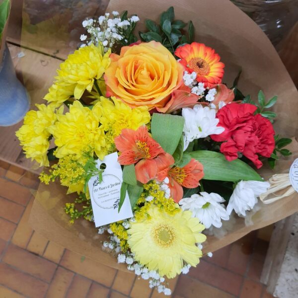 Bouquet varié - fleurs de saison – Image 3