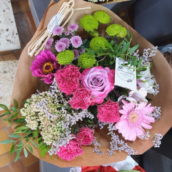 Bouquet varié - fleurs de saison – Image 2