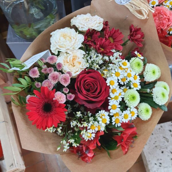 Bouquet varié - fleurs de saison