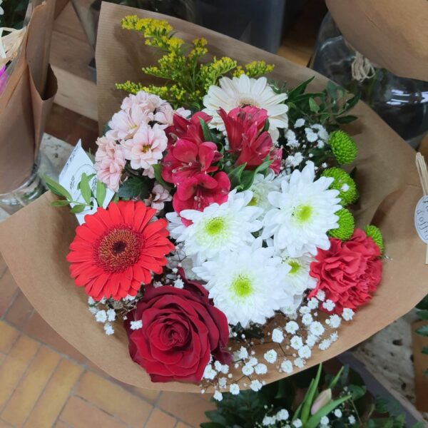 Bouquet varié - fleurs de saison – Image 4